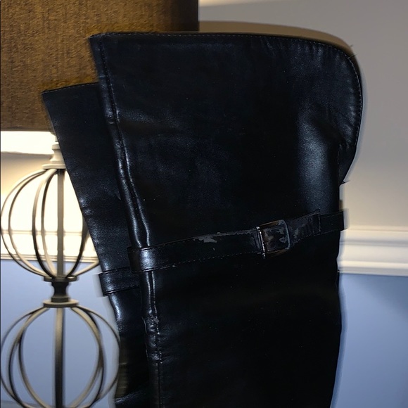 Knee high boots - Picture 2 of 3